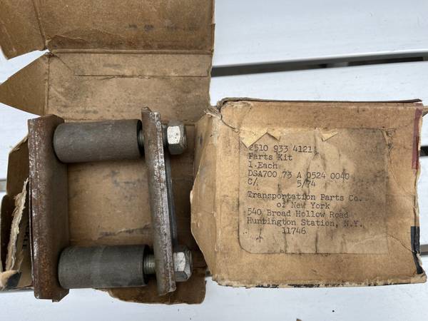 Military Jeep spring shackles 1