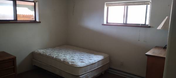 $875 / 3br - 2900ft2 - Room pets possible large house Utilities & wi-fi included (SANTA FE)63659729295363122