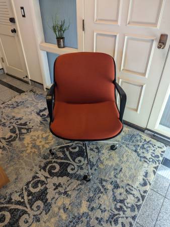 Vintage MCM 1970's Steelcase Rolling/Swivel Task Chair 1