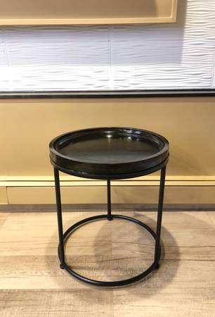 Round Accent Table 1