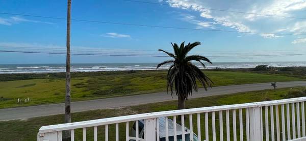 Sargent beach house with fishing and crabbing dock in ICW 1