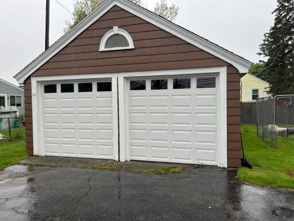 $700 / 600ft2 - TWO BAY GARAGE IN MIDDLETOWN (MIDDLETOWN)64002829034754121