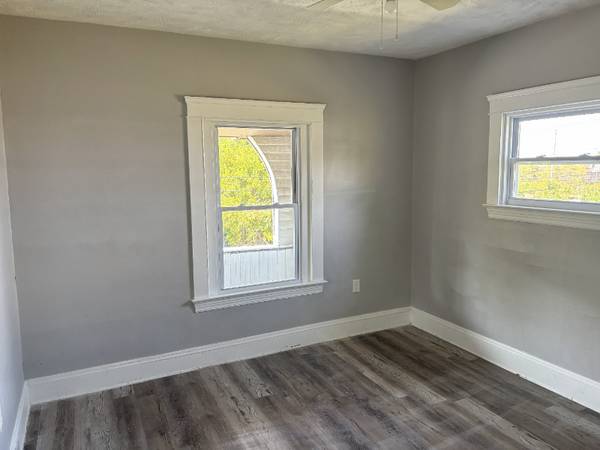 $1450.00 / 4br - Spacious Unit Ready for Move-In63924296675842124