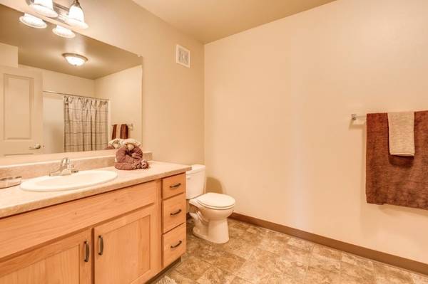 $1,724 / 2br - 1082ft2 - Microondas empotrados, ¡ubicado en Vancouver!, 2/BD 2/BA63914971887618123