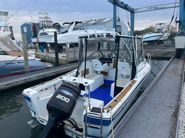 1989 Trophy 21' W/A 1