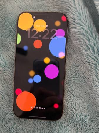 iPhone 16 Pro (128 GB Desert Titanium) 1