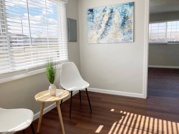 $270 / 108ft2 - Oficina privada renovada en alquiler (Streetsboro)63621848964609121