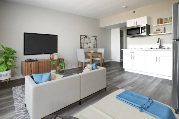 Pool, Microwave, Window Coverings 1