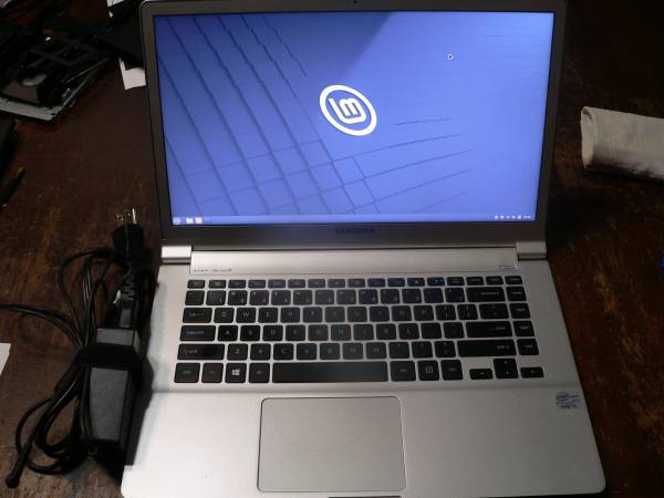 Samsung Series 9 Ultrabook NP900X4D With Linux 1