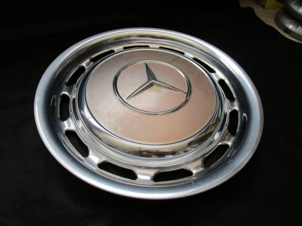 Mercedes-Benz Clásico de los años 60 - 80, cubierta de rueda de 15 pulgadas / tapacubos - $55 (ROSEVILLE)63440099070081123