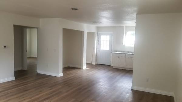 $2800.00 / 2br - 1050ft2 - Charming 2 Bed/1 Bath Single Family Home in Piru, CA - $2800/mo63800304965633123