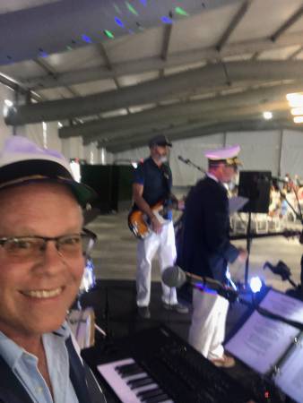 Awesome Rock Keyboardist/Guitar player Available (San Diego)64297350613634120