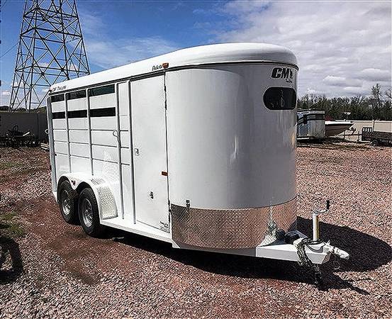 2016 CM Dakota 3 Horse Bumper Pull Trailer 1