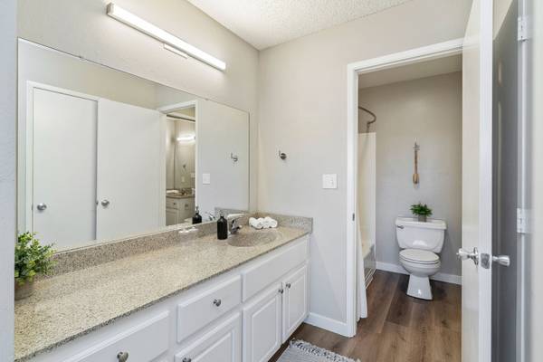 $2,705 / 1br - 647ft2 - Live Close to Downtown Los Gatos – 1BR Ready 10/4! (campbell)63928542969090123