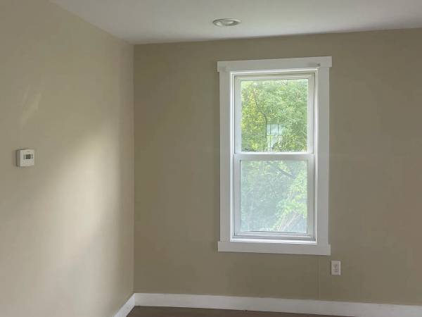 $1,075 / 3br - 1699ft2 - 620 E Main St, (Newport)63976979723138124
