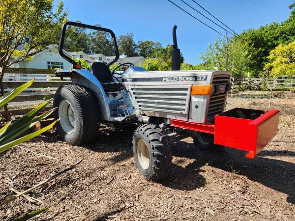 White Field Boss 37 Tractor 1