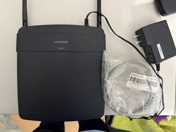 Linksys AC1200 Wi-Fi Wireless Dual-Band+ Router 1