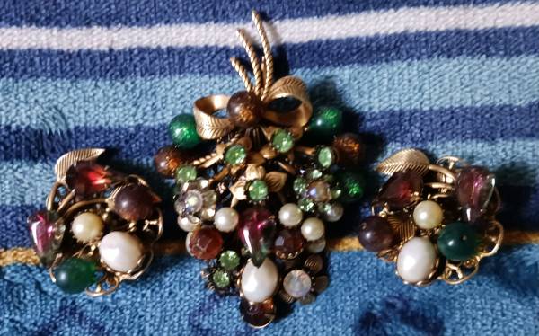 Vintage Gemstone Brooch and Earrings Set 1