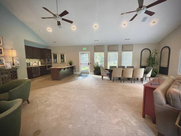 $1,575 / 2br - 900ft2 - Spectacular 2 Bedroom 1 Bath Available Now! Hurry In For 2 Months Free (Wilsonville)63831396383233120