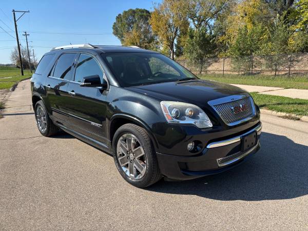 2011 GMC Acadia DENALI, AWD, BACKUP CAMERA, CLEAN CARFAX, SUNROOF 1