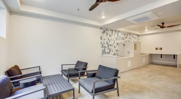 $2,053 / 1br - 706ft2 - Exceptional 1 BR: Quartz Counters, Rooftop Lounge, Act Fast! (Austin, Texas)63979116566531123