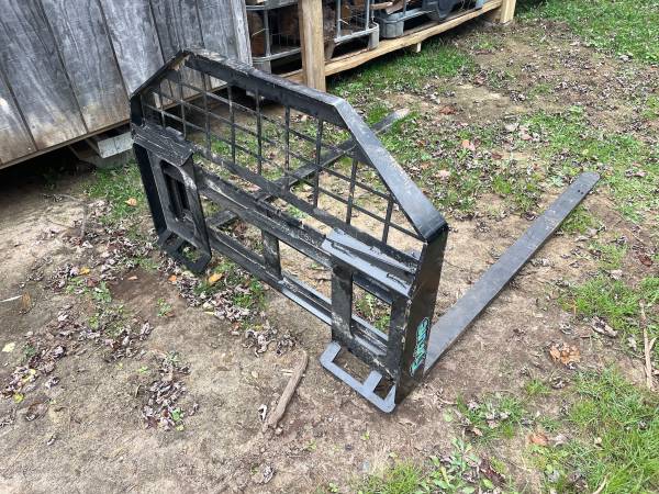 60” quick tach tractor Skidsteer pallet forks 1