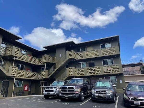 $2,040 / 2br - 650ft2 - Professionally Managed, Online Maintenance Request, Microwave (94-111 Pupunohe St, Waipahu, HI)63939665885058123