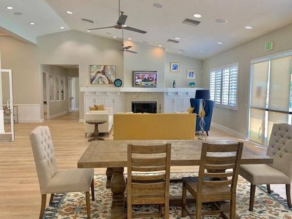 $2,180 / 2br - 889ft2 - Armarios Extra Grandes, Piscina y Spa de Estilo Resort, Hornos Autolimpiantes63668320994561120