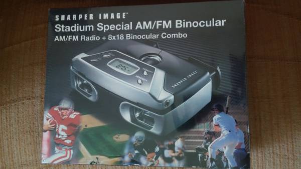 BINOCULAR AND RADIO. NEW. 1