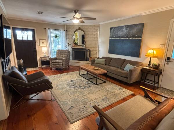 $750 / 3br - 300ft2 - Room in Mid City Cottage-Queen w Shared Bath (Baton Rouge)63902943928450124
