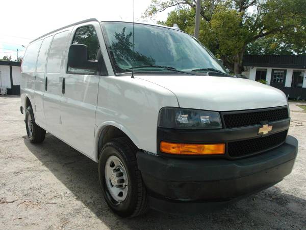 2020 Chevrolet Express 2500 - Photo 3