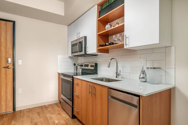 $1,250 Breathtaking Studio Move In Ready at The Ryder! Call Us! (SE Portland, Ankeny, Burnside)64039060650114121