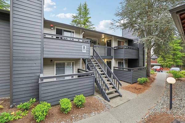 $2,615 / 2br - 918ft2 - 2/hab 2/ba, Balcónes y Patios Privados, Área de Juegos al Aire Libre (1324 Mill Creek Blvd, Mill Creek, WA)63808084045443120