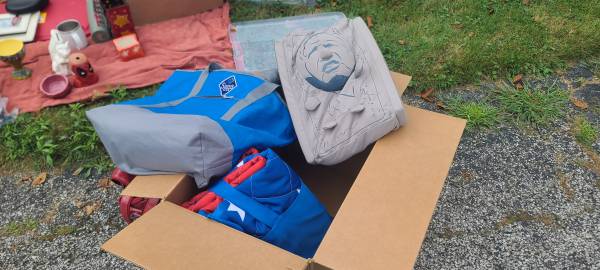 Yard sale items.  FREE (Cleveland-Broadview area)63686641281921121
