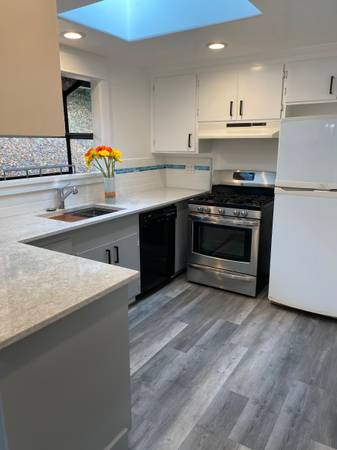 $3,600 / 2br - 1200ft2 - Cute 2+ br, 1 bath home in Woodacre (west marin)63946807576450124
