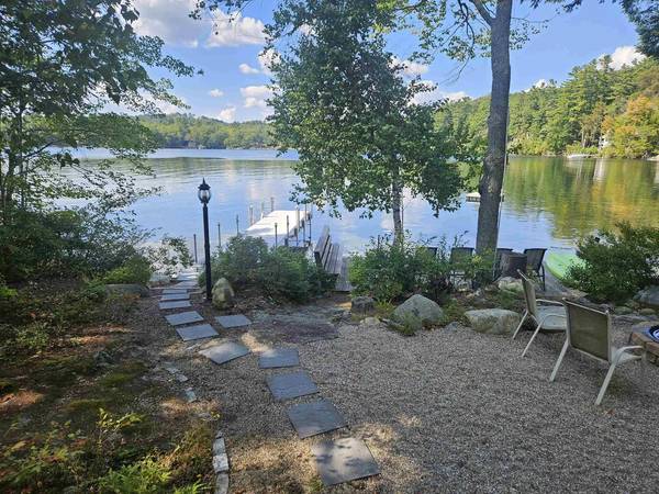 $182 / 3br - Great docking system with 104 feet of waterfront with western exposure (Meredith, NH)63931790931075124
