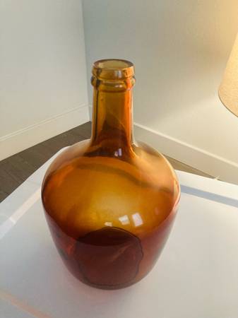 Amber Glass Vase 1