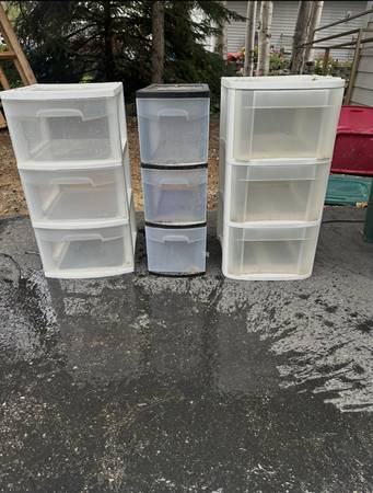 Plastic drawers 1