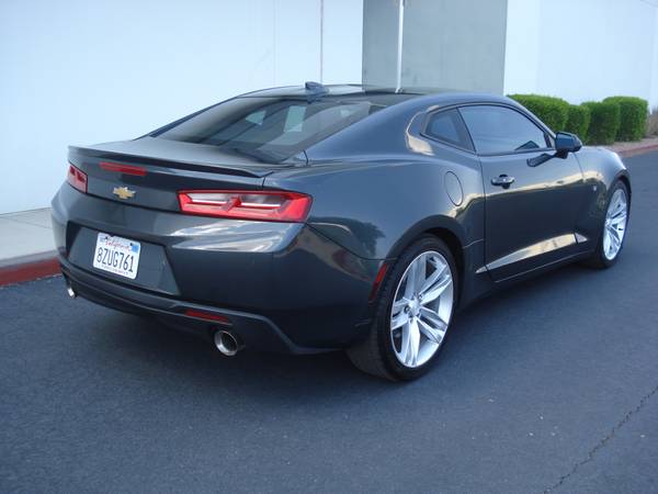 Camaro Chevrolet 2018, pocos kilómetros, 20k, financiamiento disponible - $21,50063612925112321123