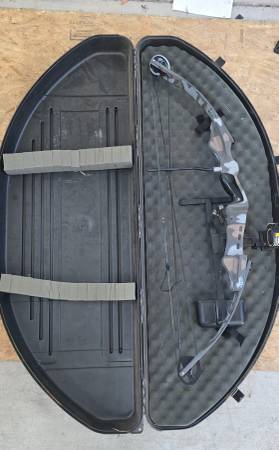 Ben Pearson Compound Bow 1