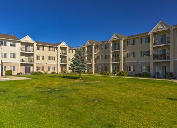 $1,122 / 2br - Housing Vouchers Welcome, In House Theatre, Courtyard (1950 Bellerive Drive, Richland, WA)63674552518401123