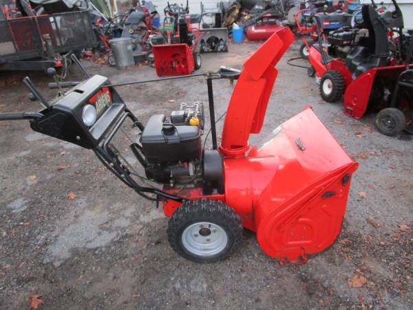 ARIENS 926 SNOWBLOWER 1