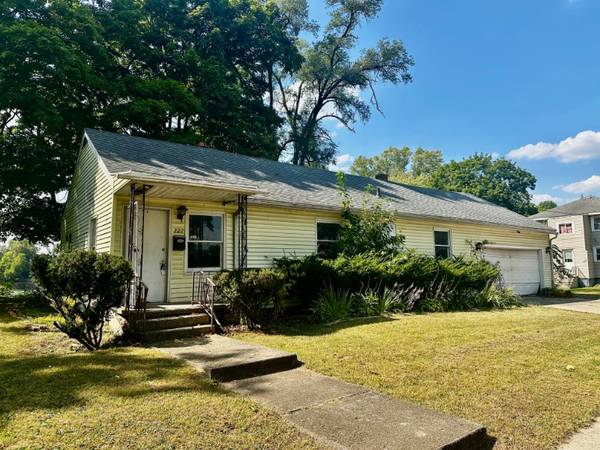 $1450.00 / 3br - 1192ft2 - North Riverside 3 Bedroom Single Family Home in Elkhart, IN - $1450/mo63935841463170120