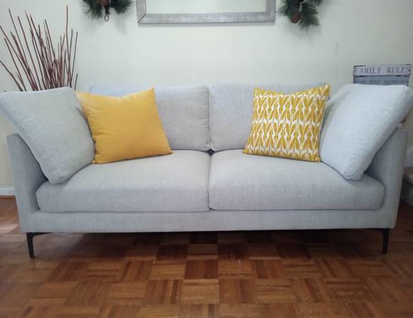 Casterly Gray Couch In Excellent Condition! 1
