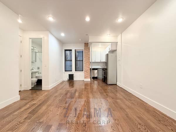 NO FEE! Spacious studio by Prospect Park Near B/Q Trains! 1