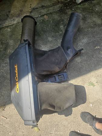 Cub Cadet bagging unit 1