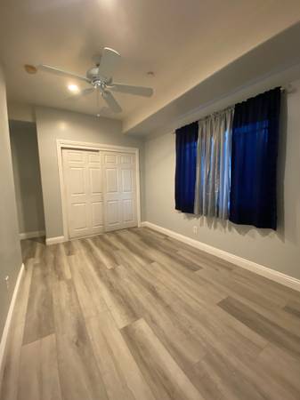 RENTO CUARTO COMPARTIR BANO $875 1