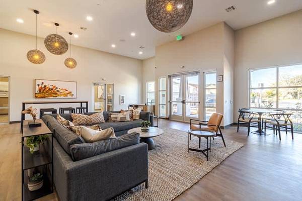 $2,235 / 1br - 724ft2 - On-Site Management, Spa/Hot Tub, Private Balcony/ Patio (1349 Blossom Ave, Suisun City, CA)63790665330947122