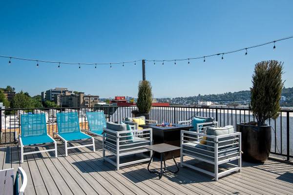 $2,294 / 1br - 752ft2 - Feel the pulse of the city - Just outside your front door! (Queen Anne, South Lake Union)63773355402241121