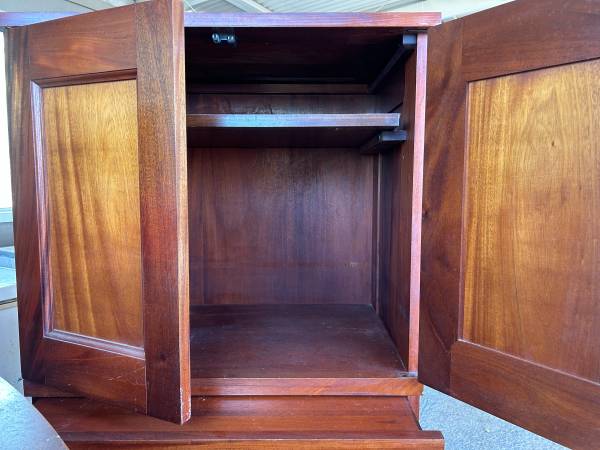 Wood Desk/Hutch 1